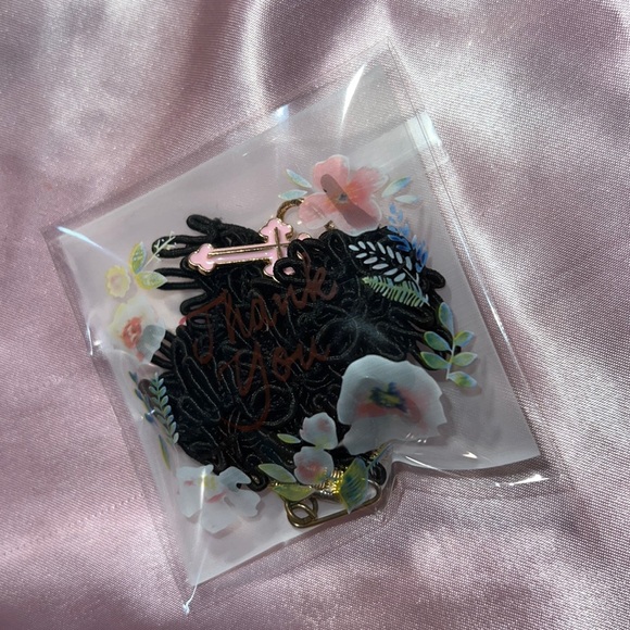 Cross Pendant Choker - Picture 7 of 7